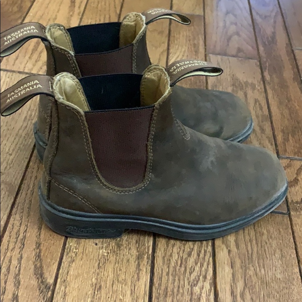 Blundstone boots (size 6 US or 3 AU)